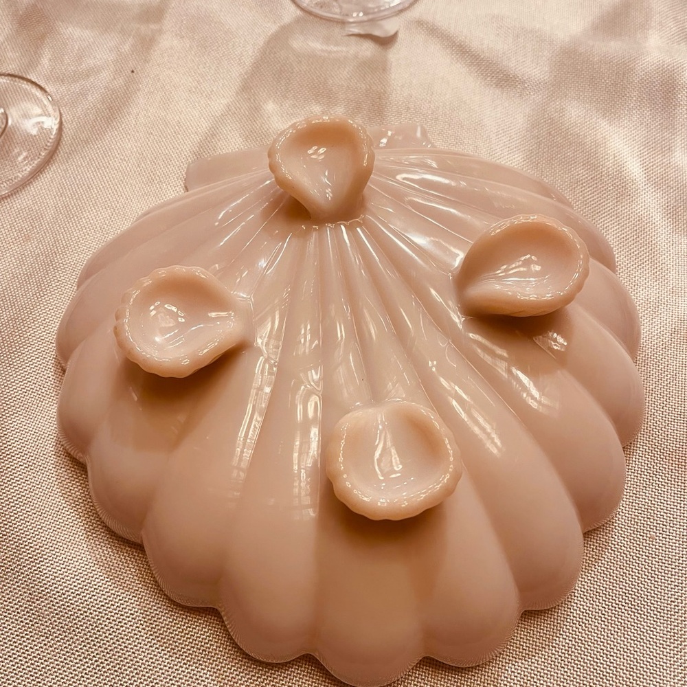Vintage pink milk glass - Picture 3 of 5
